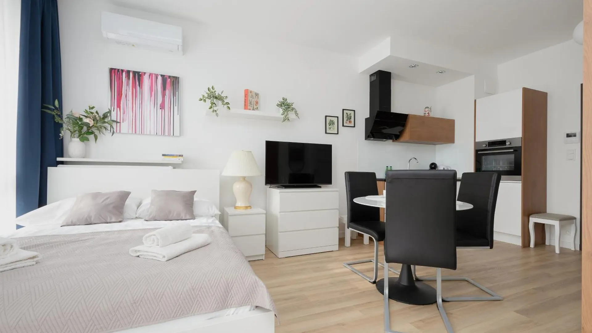 Holzera 6 Studio Close To Medicover And Paley location