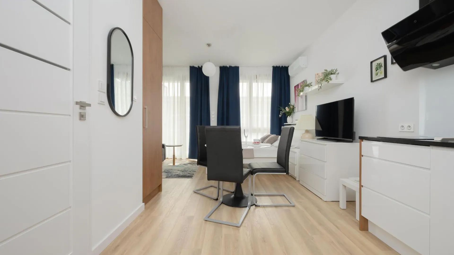 ורשה Holzera 6 Studio Close To Medicover And Paley דירה